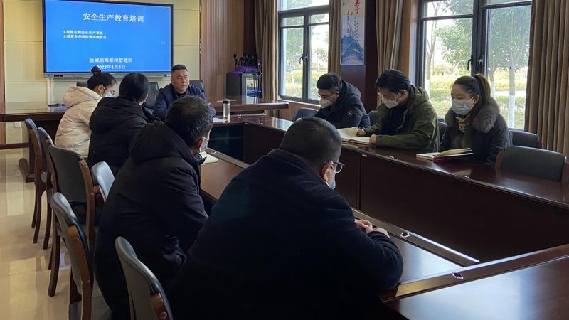 以下是一些广州地区知名的电工培训学校，供大家参考：